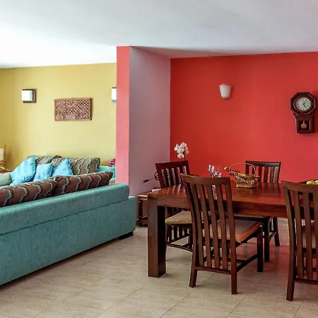 Vila Belvilla By Oyo Mango 4 Pax